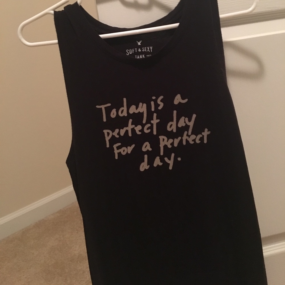 Black Graphic AEO tee (soft & sexy)