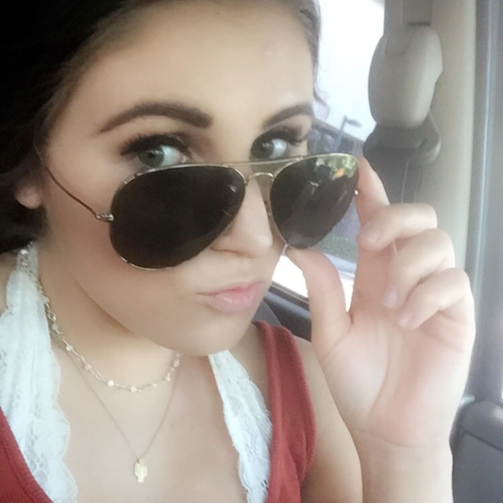 Meet your Posher, Marissa