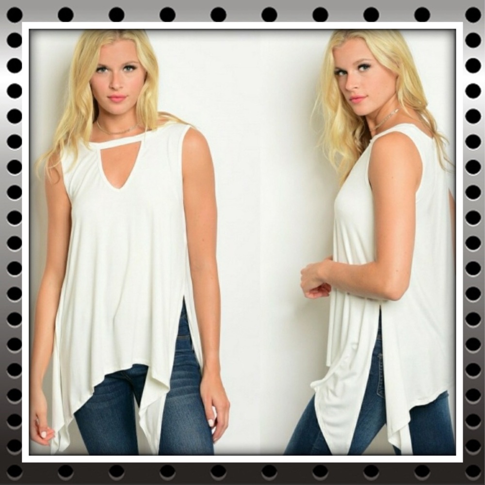 🌵 🌵 Ivory Cutout Side Slit Top