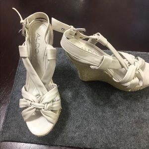 Size 8 Cream Aldo wedges