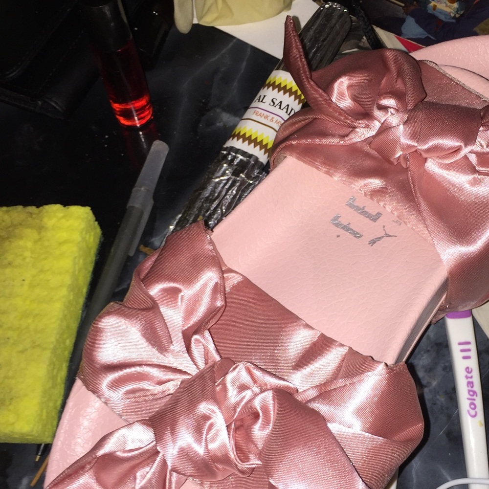 Pink Rihanna fenty bow slides