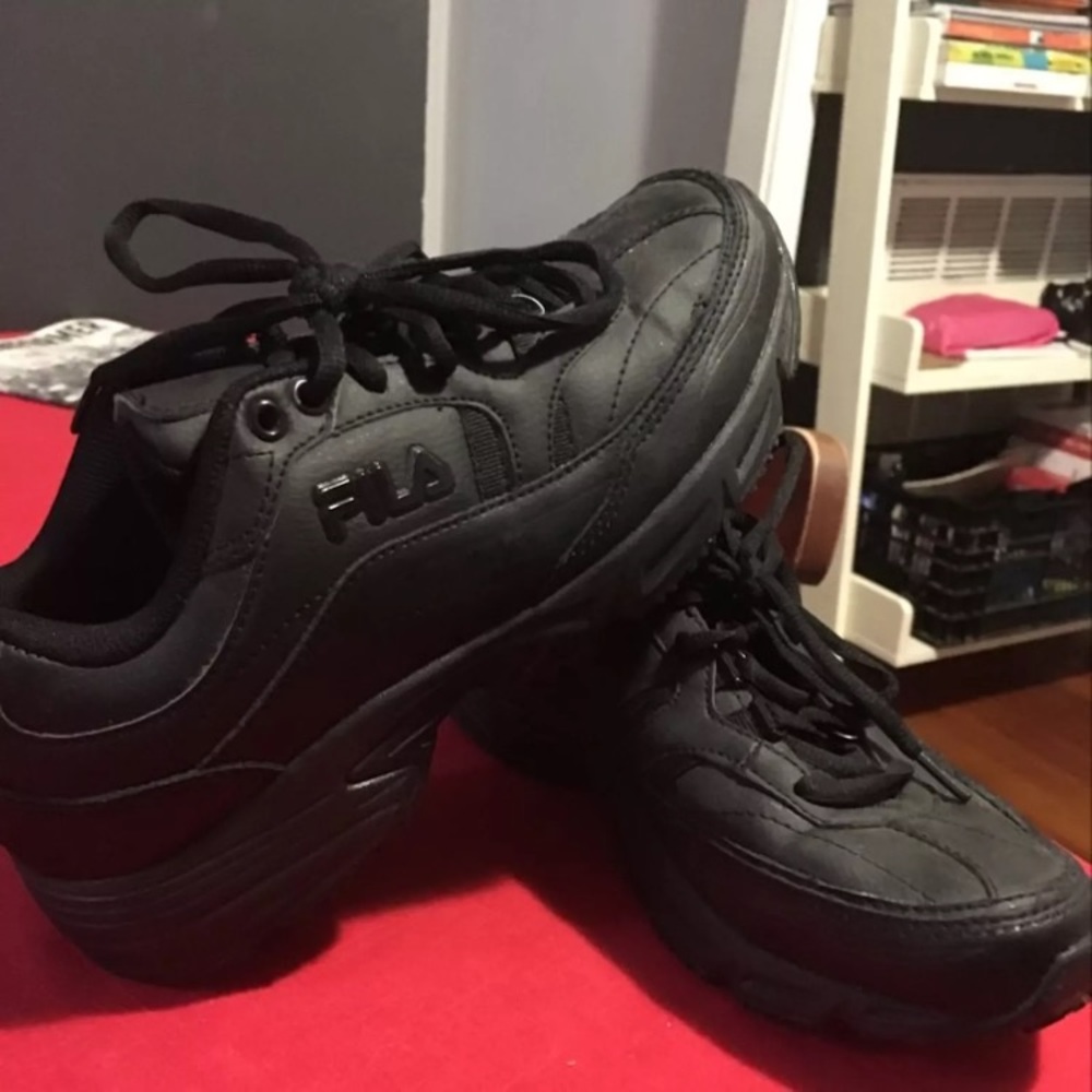 Black slip resistant shoes