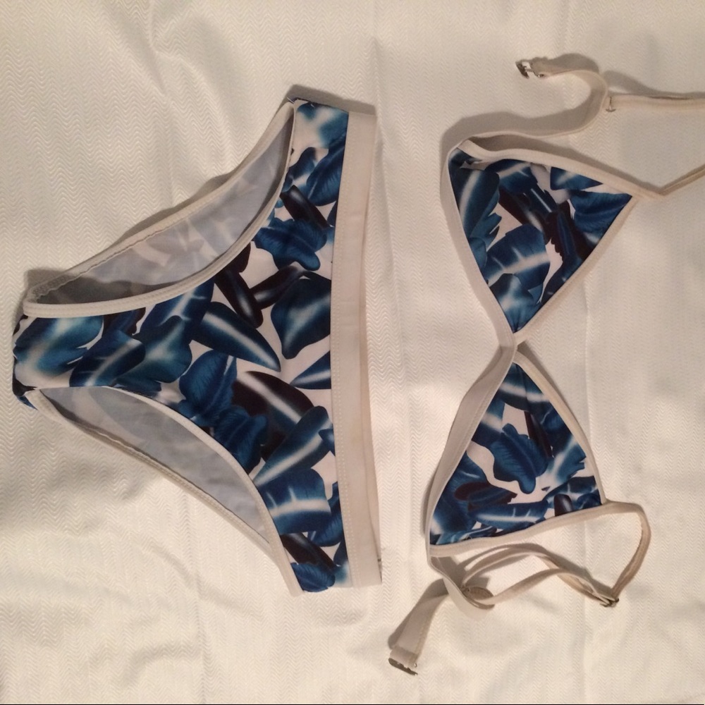 Bathing suit