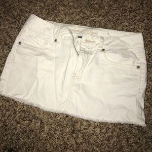 NEVER BEEN WORN AMERICAN EAGLE SKIRT