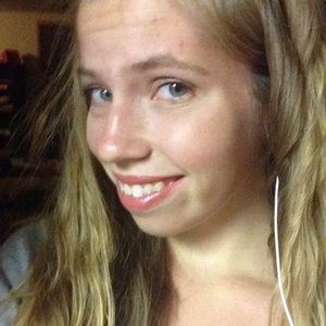 Meet your Posher, Catherine