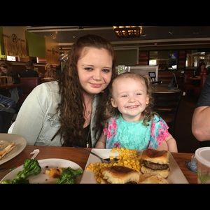 Meet your Posher, Courtney