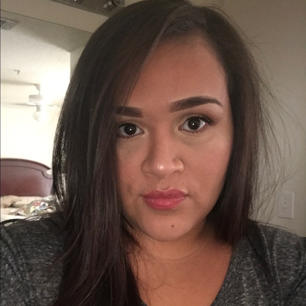 Meet your Posher, Cynthia
