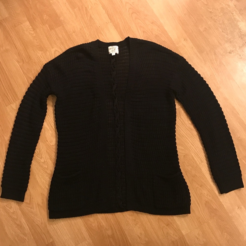 Black cable-knot open cardigan