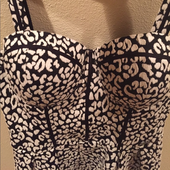 Guess corset top size M. - Picture 4 of 4