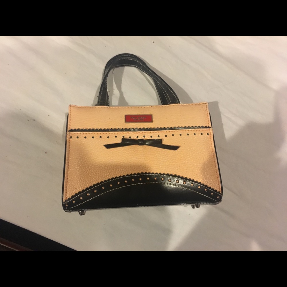 Kate Spade Purse w/ detachable over shoulder strap