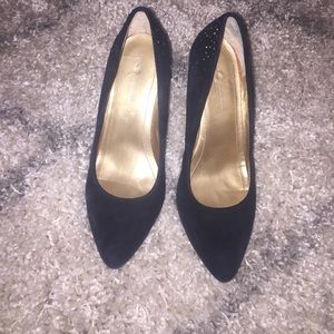 Stud and sparkle black wedges