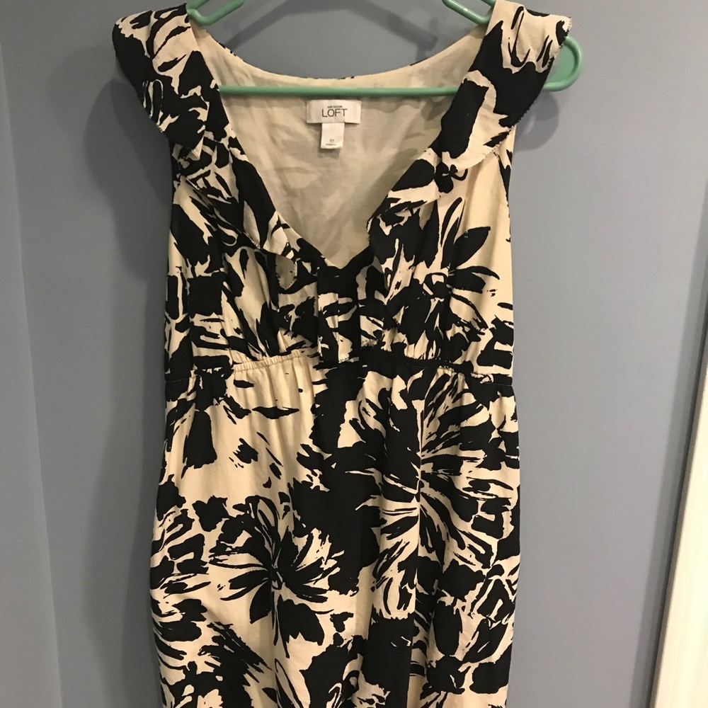 LOFT Sleeveless lined dress