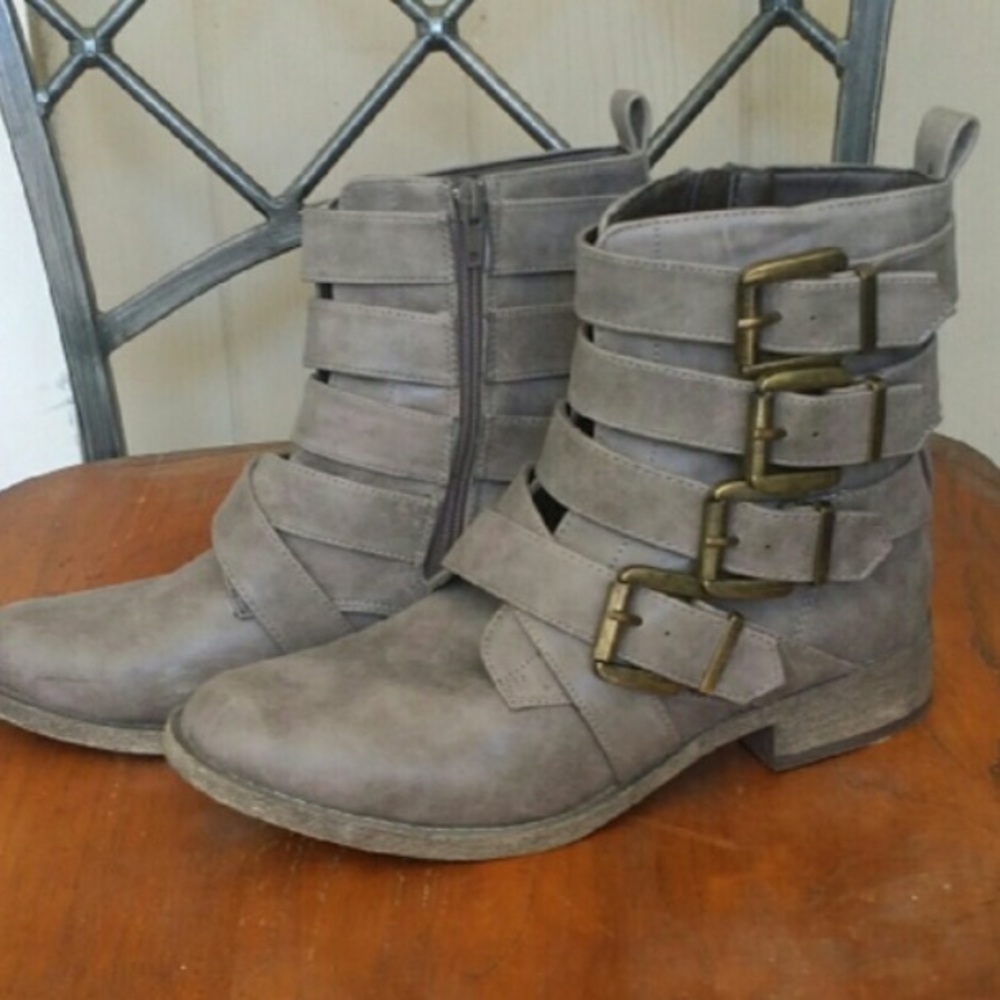 Mia size 8 buckled bootie