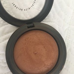MAC Mineralize Skin Finish in Deep Dark.