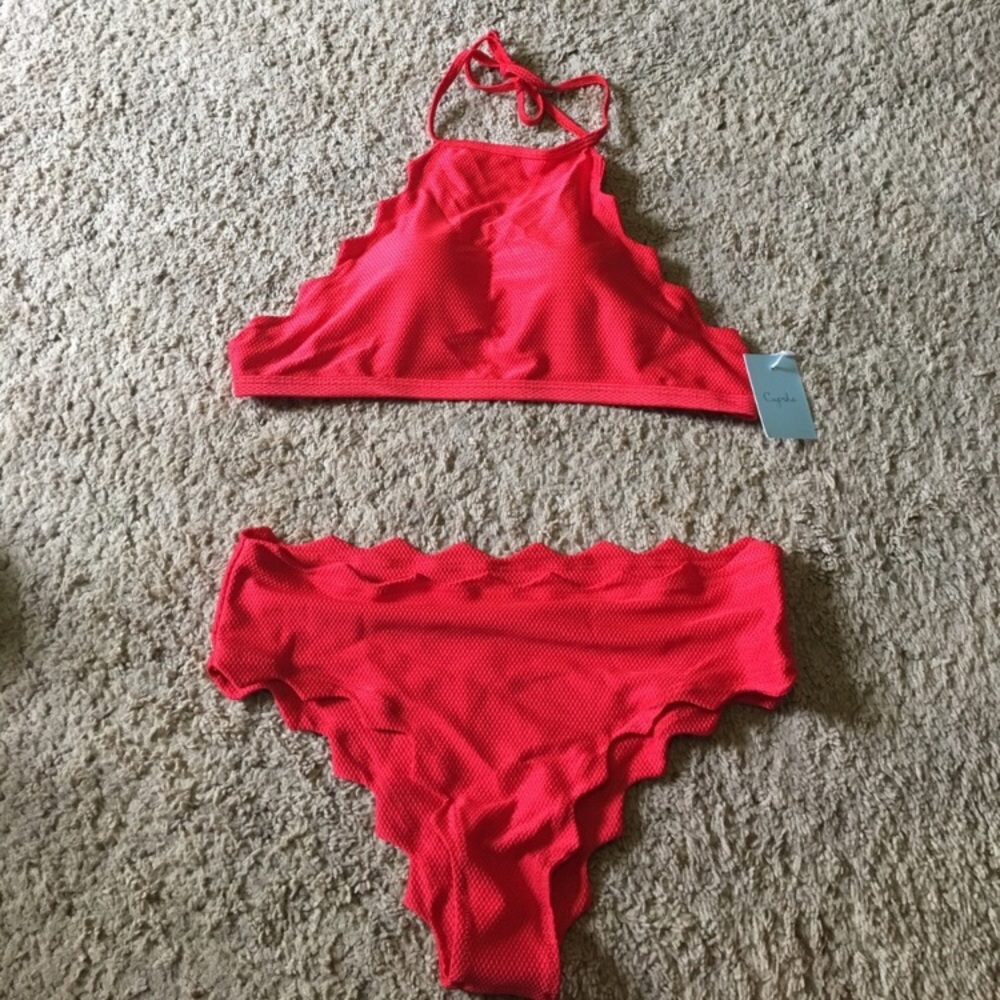 NWT Coral Cupshe scalloped halter bikini