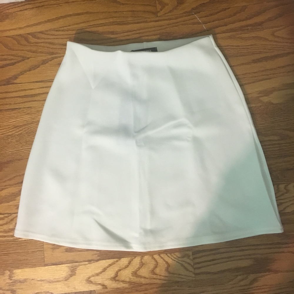 WHITE A LINE SKIRT