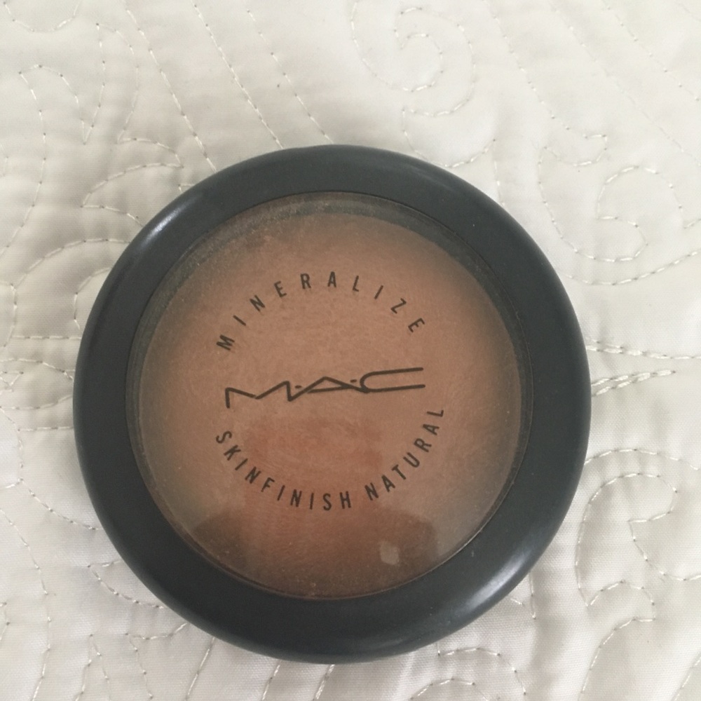 MAC Skin Finish in Medium Deep