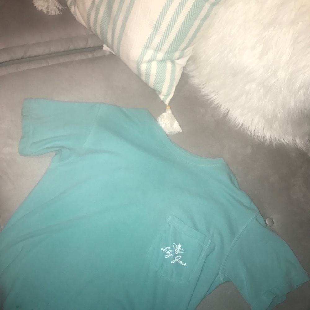Women's Small Lily Grace Pocket Tee