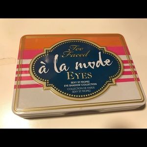 Too Face Á La Mode Palette