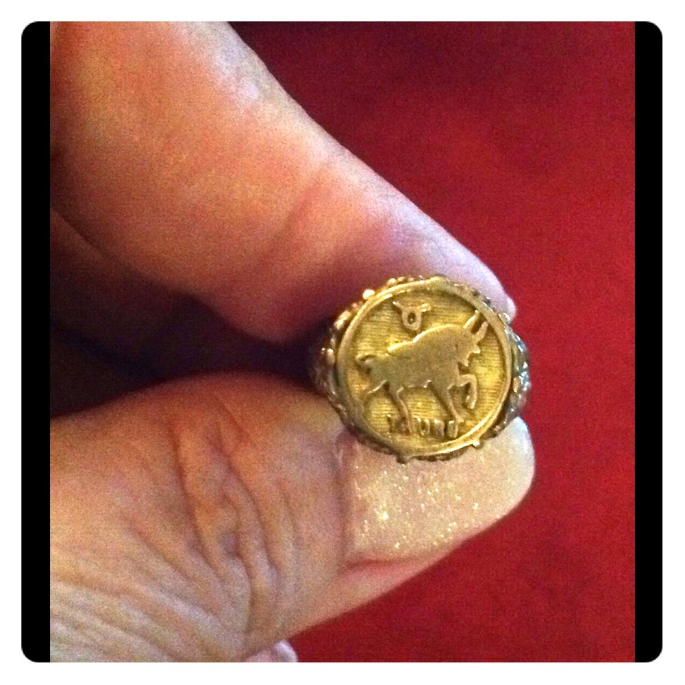 Ladies zodiac ring-Taurus