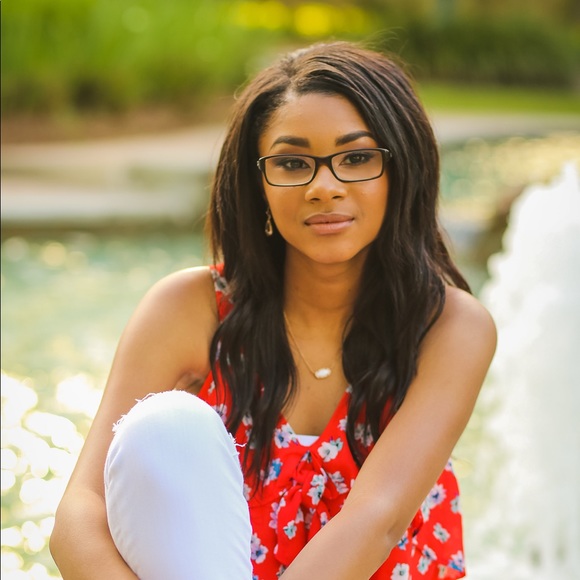 Meet your Posher, Aasyia - Picture 1 of 1