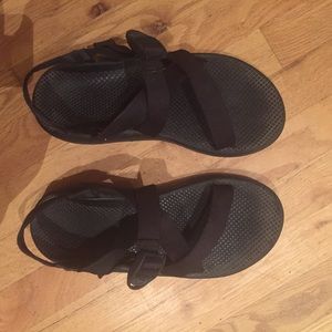 Men's size 10 Black Chacos