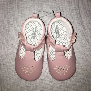 NWOT Surprize by Stride Rite soft shoes size 18-24