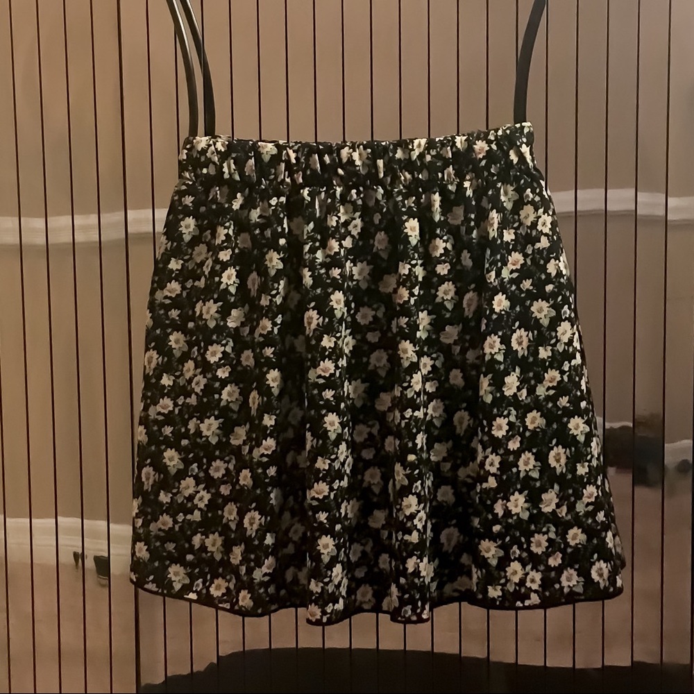 Cream & Black Paisley Ruffled Skater Skirt Size M