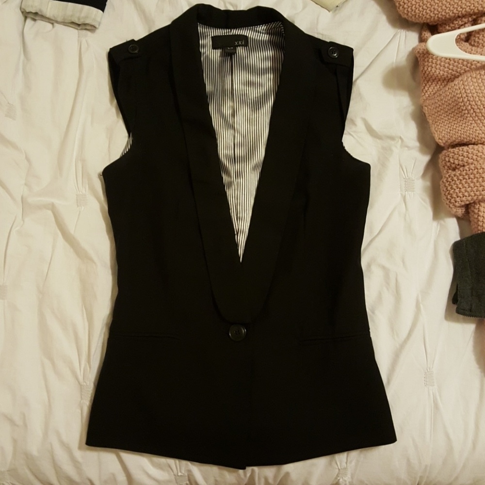 Super cute Vest