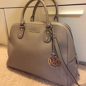 Michael Kors Large Gray Dome Satchel👜😍