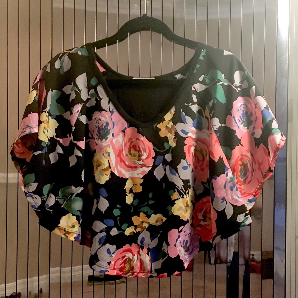Floral Flowy Crop Top Size S-L