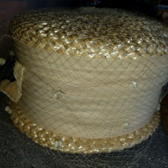 Vintage cream color hat - Picture 1 of 7