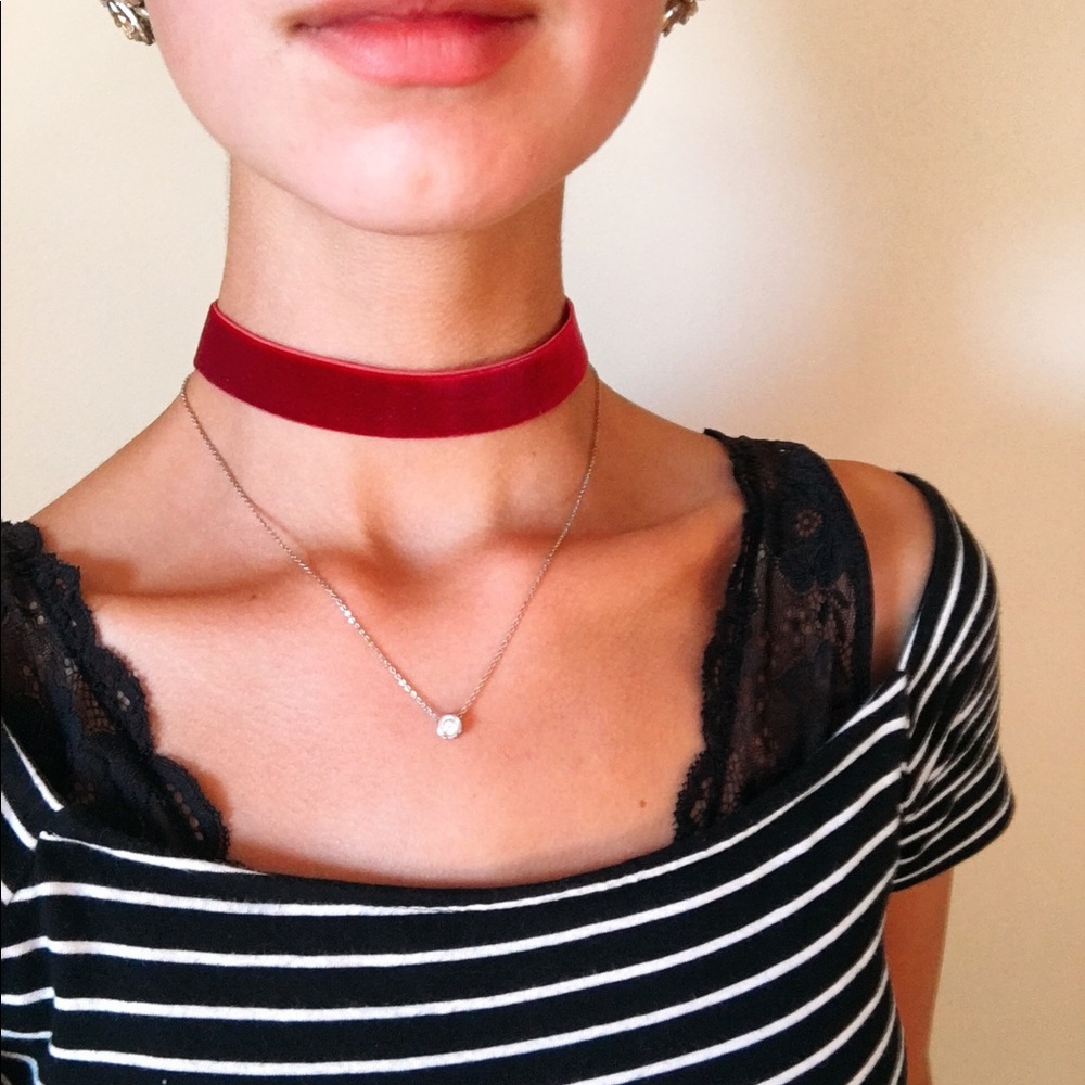 Red, Velvet choker
