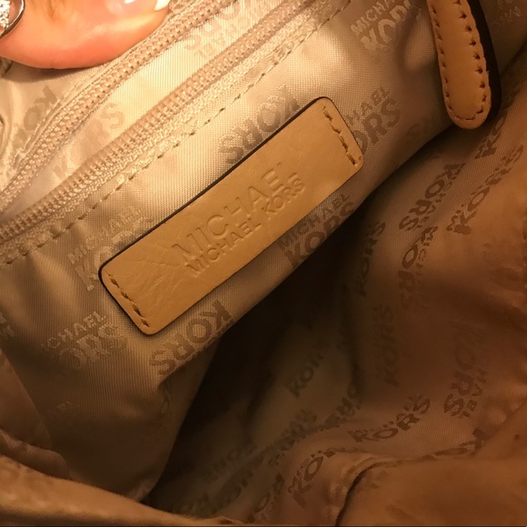 Michael Kors Crossbody - Picture 2 of 4
