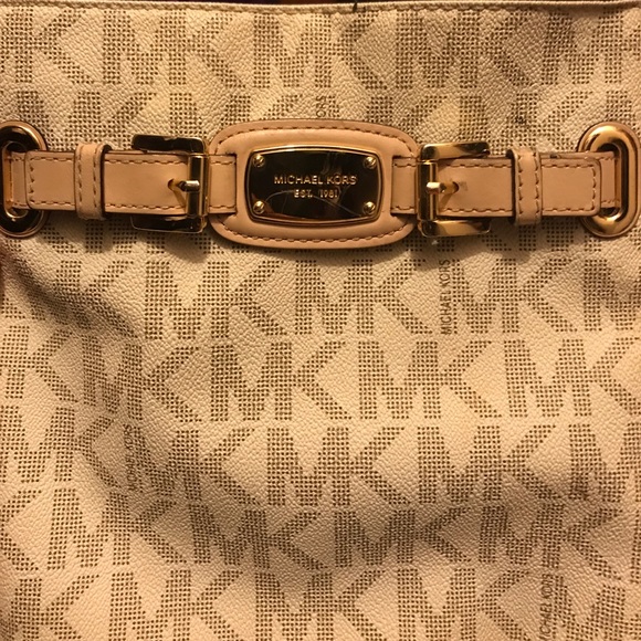 Michael Kors Crossbody - Picture 3 of 4