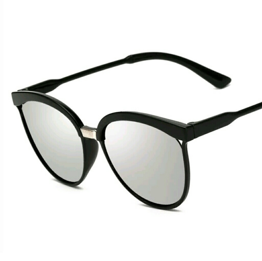 🔴SOLD🔴🆕Retro Style Mirrored sunglass
