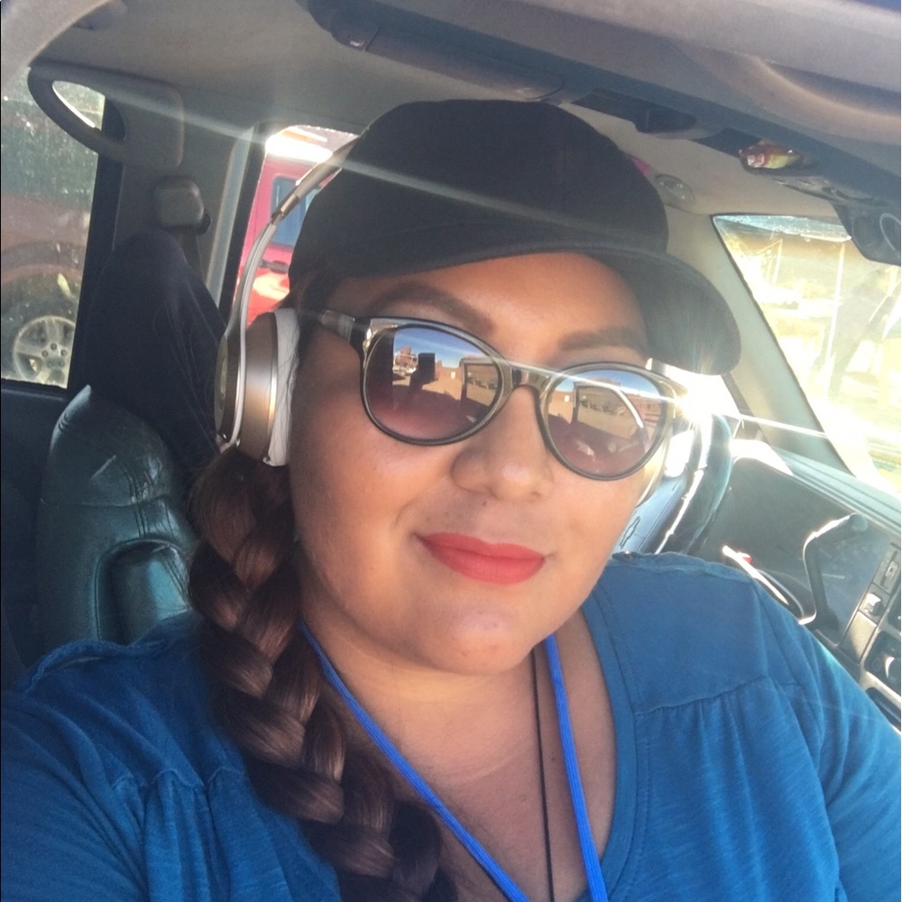 Meet your Posher, Sabrin