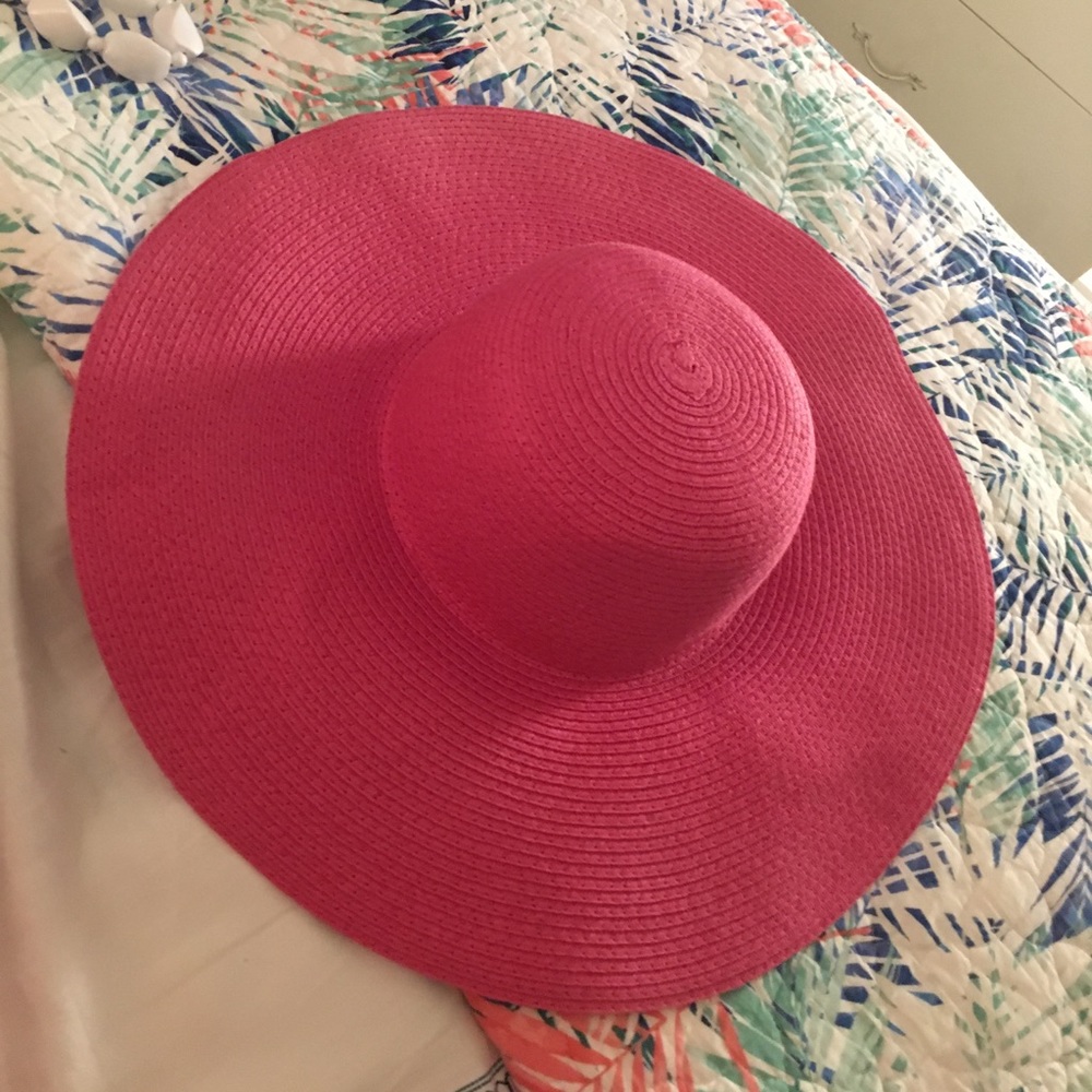 Pink sun hat-practically new!