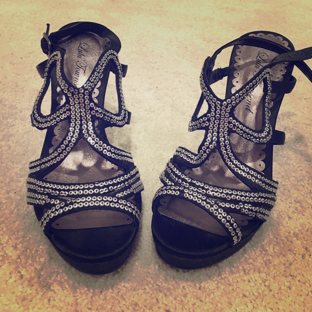 Lulu Townsend, strappy formal heel