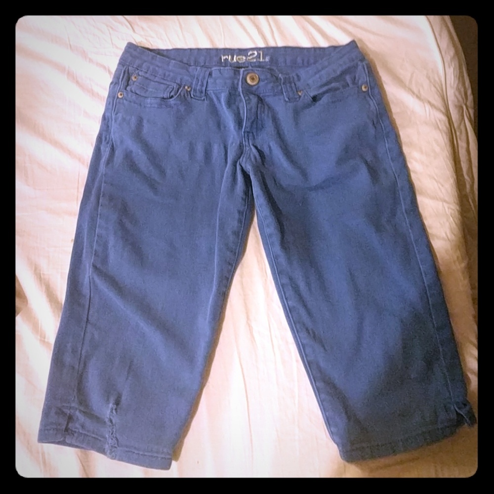 Rue 21 blue capris
