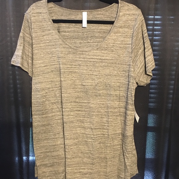 LuLaRoe Classic T - Picture 1 of 1