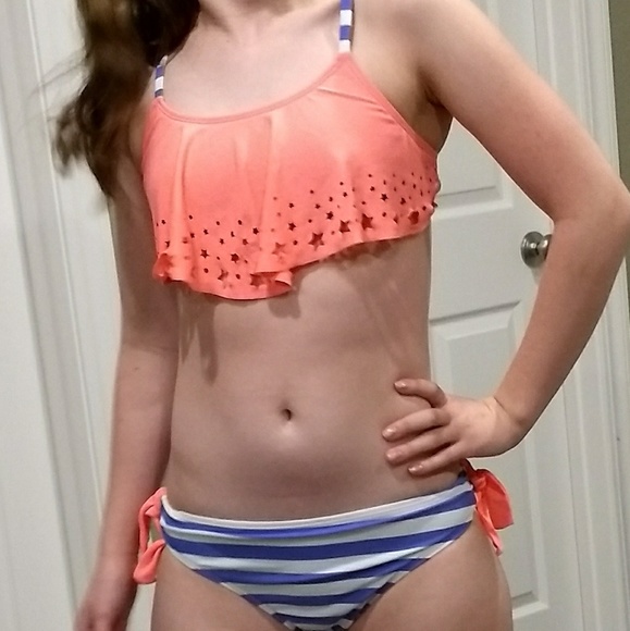 Bikini - Picture 3 of 3