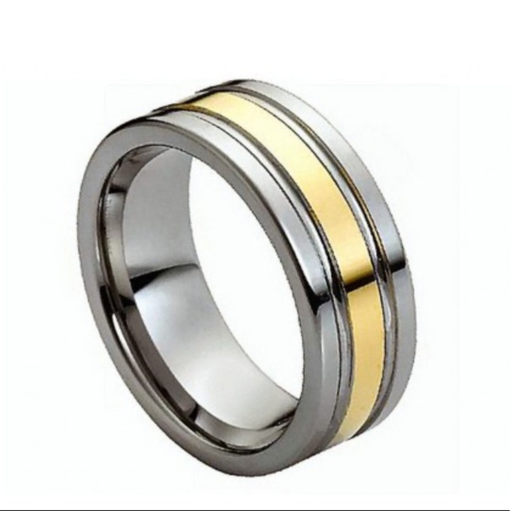 Yellow gold and tungsten ring