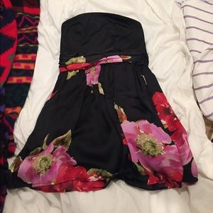 little black floral dress 🌸