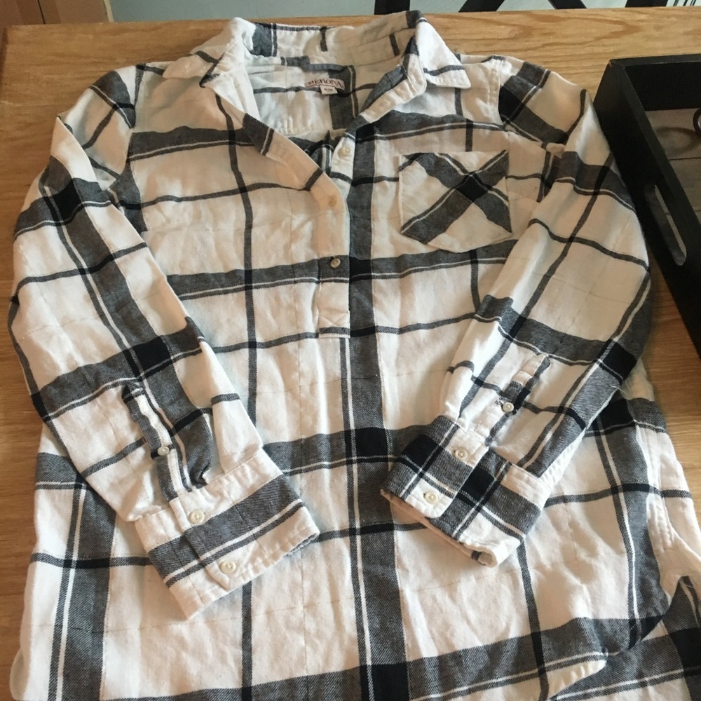 White and black plaid tunic