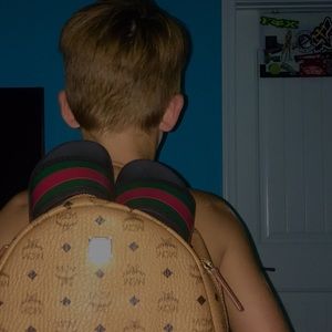 Meet your Posher, Brady