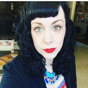 Meet your Posher, Danielle