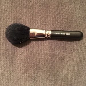 MAC 129SH powder/blush brush (barely used)
