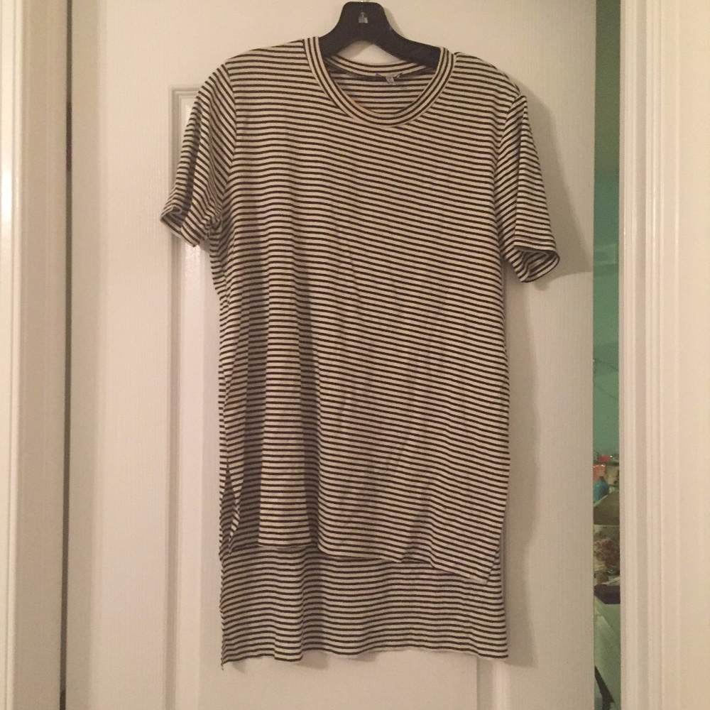Asymmetrical Tobi Black White Stripe T-Shirt Sz S