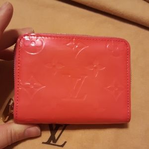 Authentic Louis Vuitton zippy coin purse